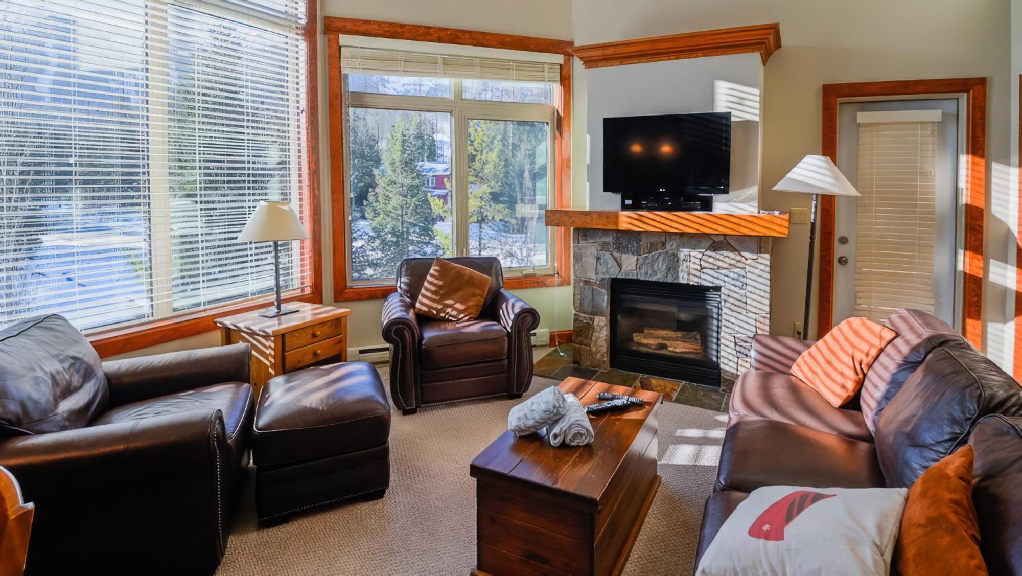 Timberline Lodges By Fernie Lodging Co Ngoại thất bức ảnh